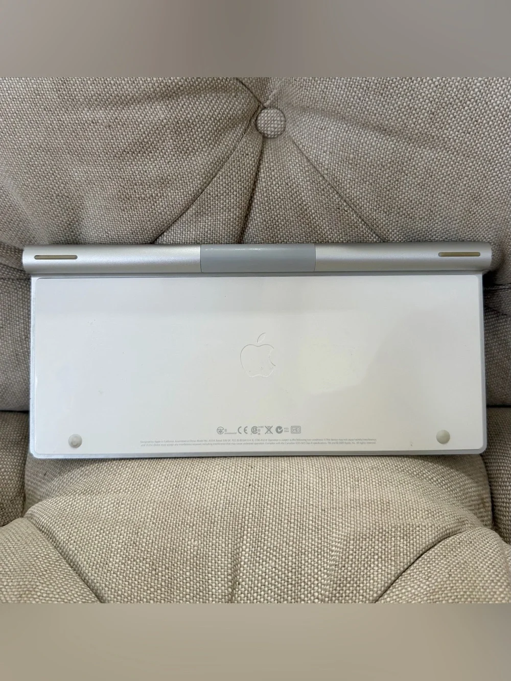 Apple Magic Keyboard Wireless Model A1314 - Works (2)